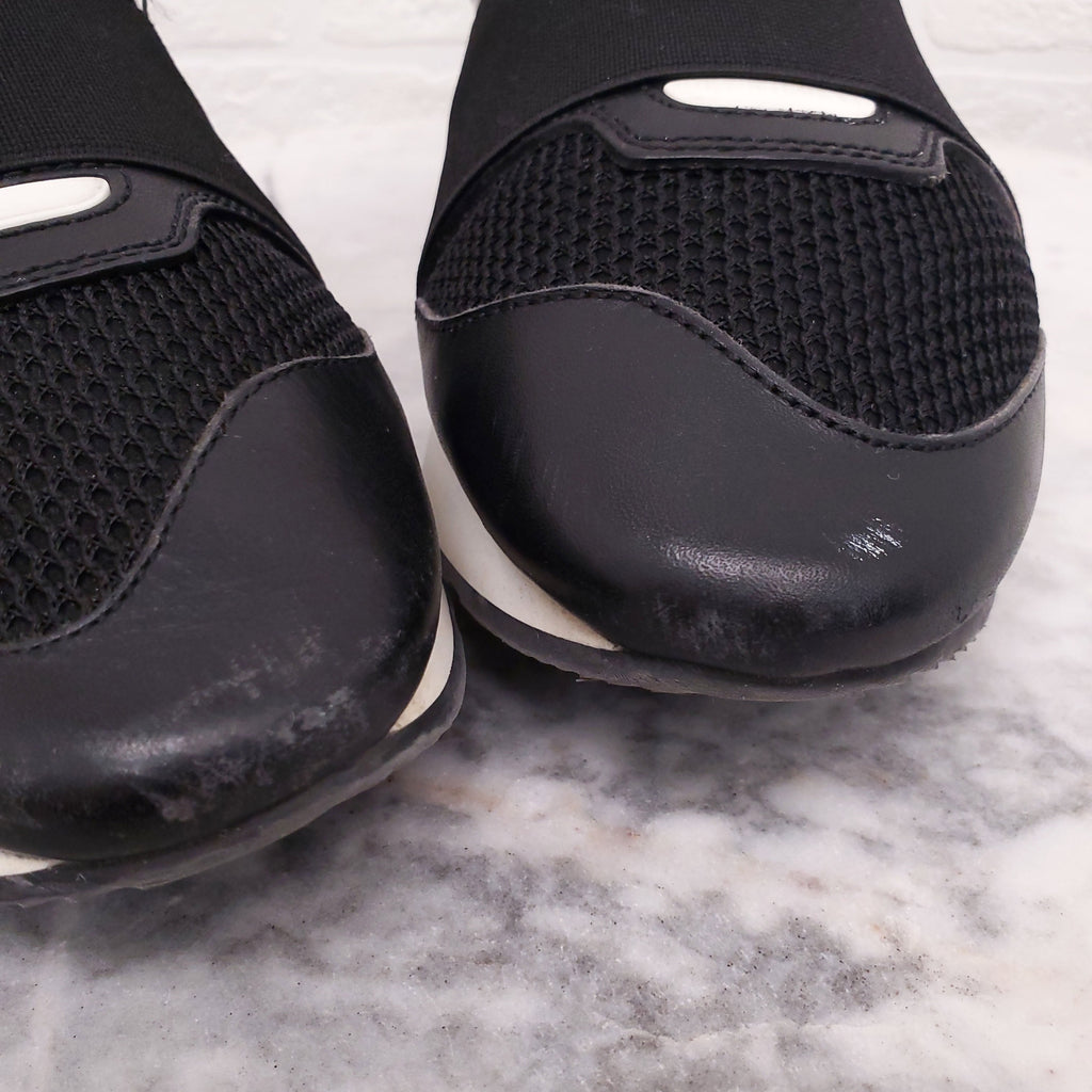 BALENCIAGA BLACK LEATHER AND ELASTIC SNEAKERS - SIZE 38