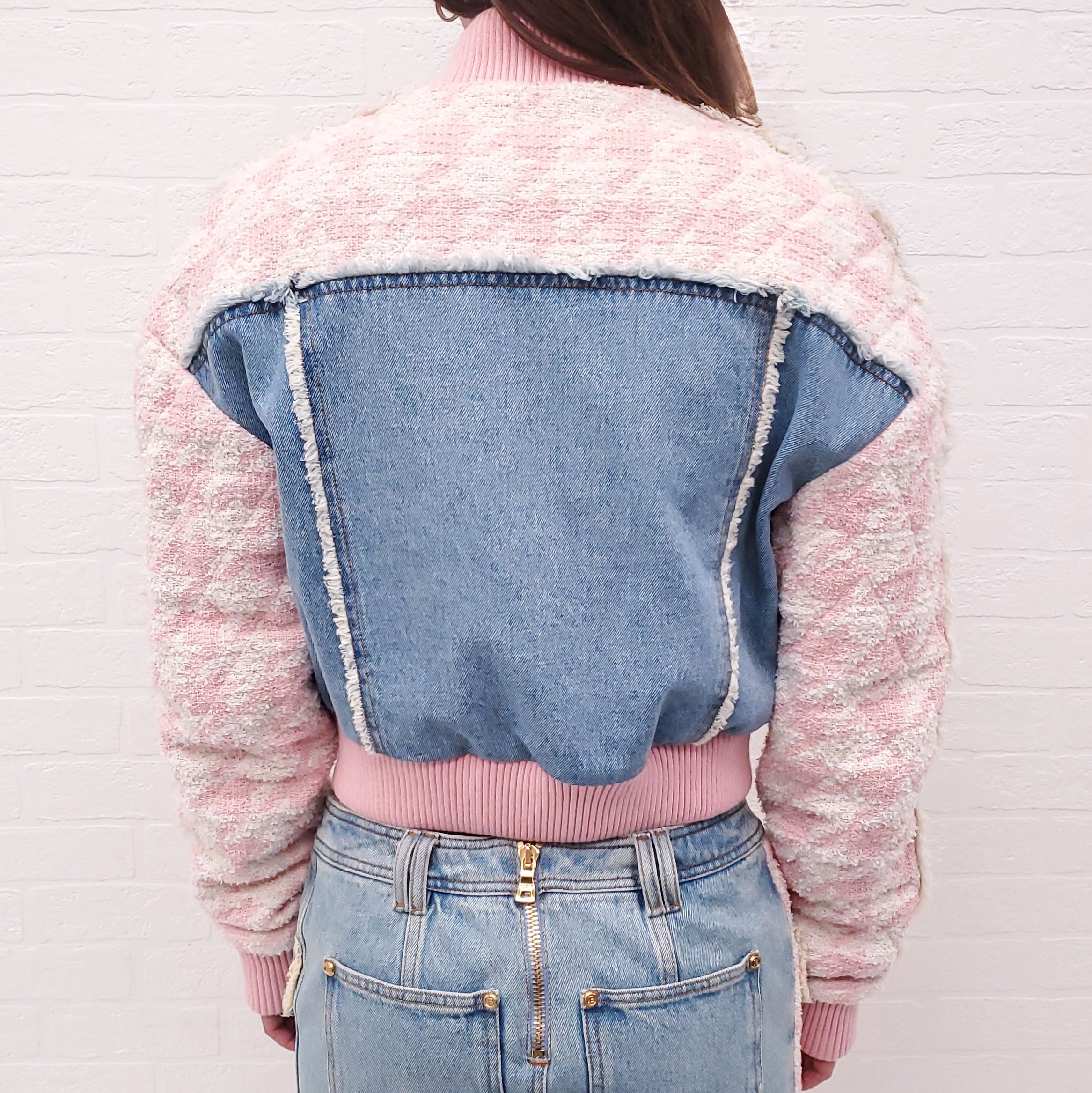 BALMAIN PINK TWEED AND DENIM JACKET WITH GOLD LOGO BUTTONS - SIZE 36