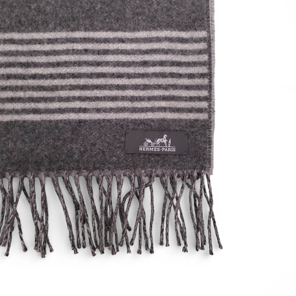 HERMÈS GREY DOUBLE SIDED BELT PRINT CASHMERE SCARF